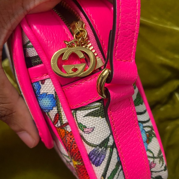 Gucci Floral Crossbody Bag - Picture 4 of 10